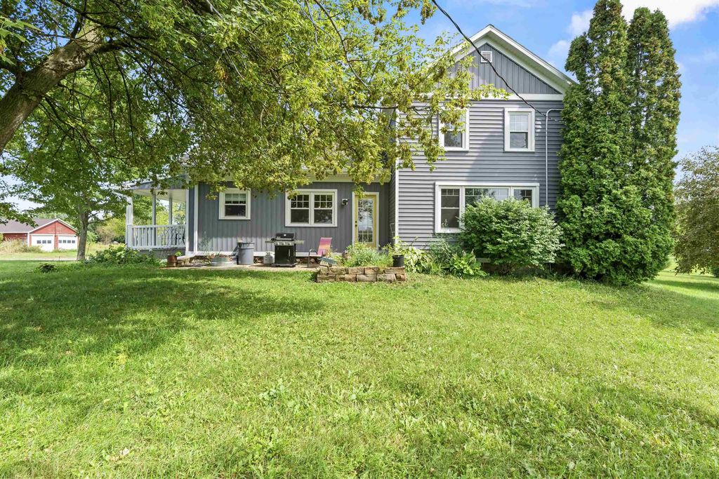 N3328 Meade Street, APPLETON
