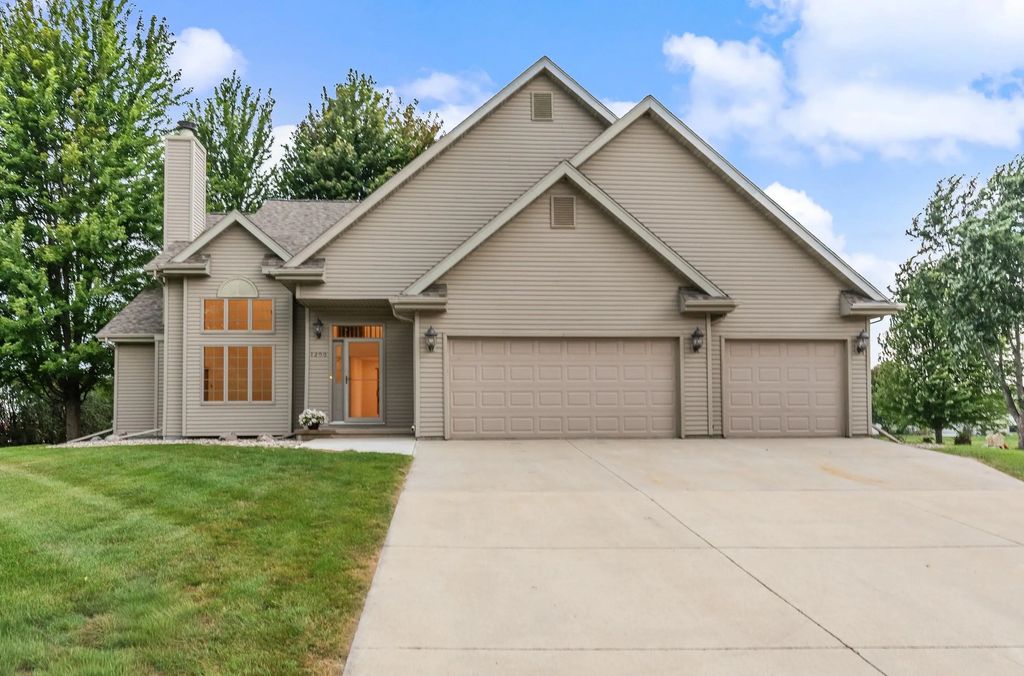 1200 County Road V, FOND DU LAC