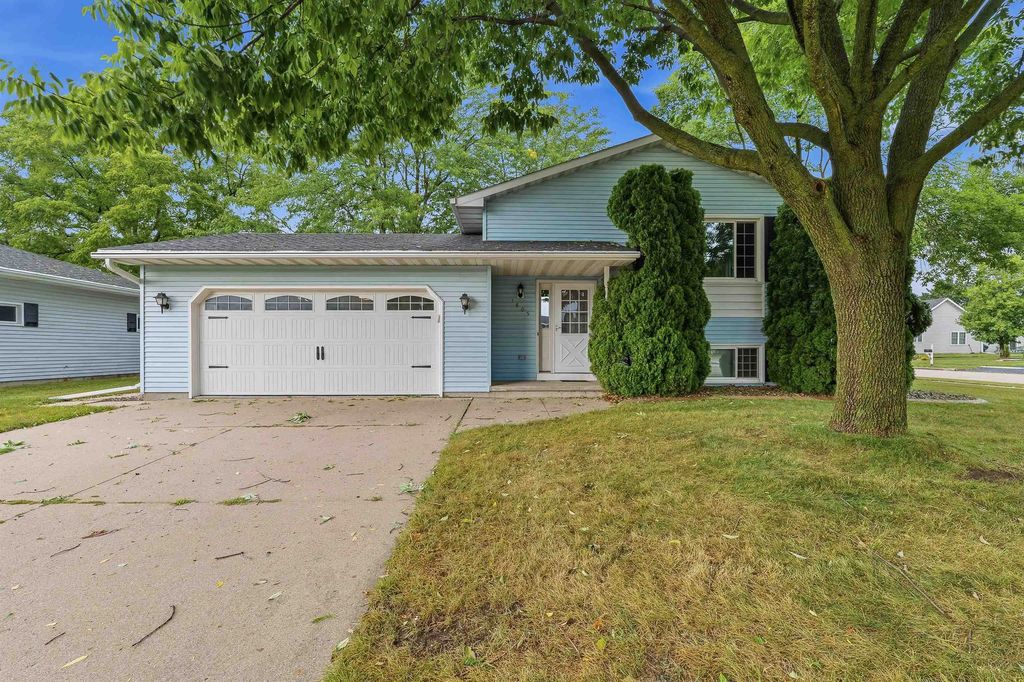 1805 Orchard Lane, OSHKOSH