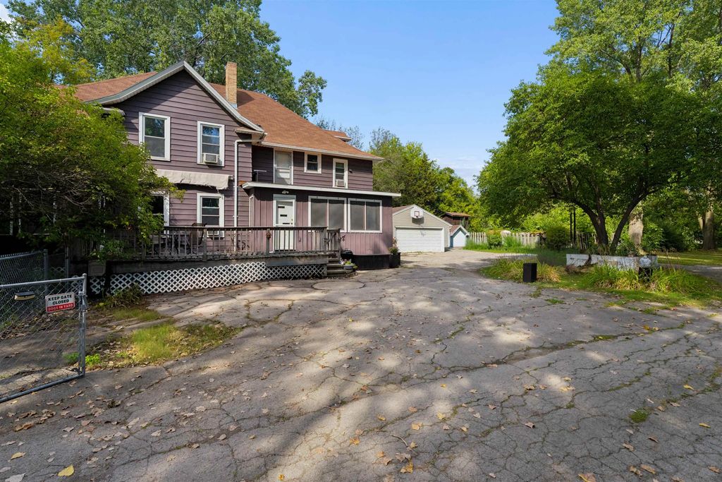 1025 Oneida Street, MENASHA