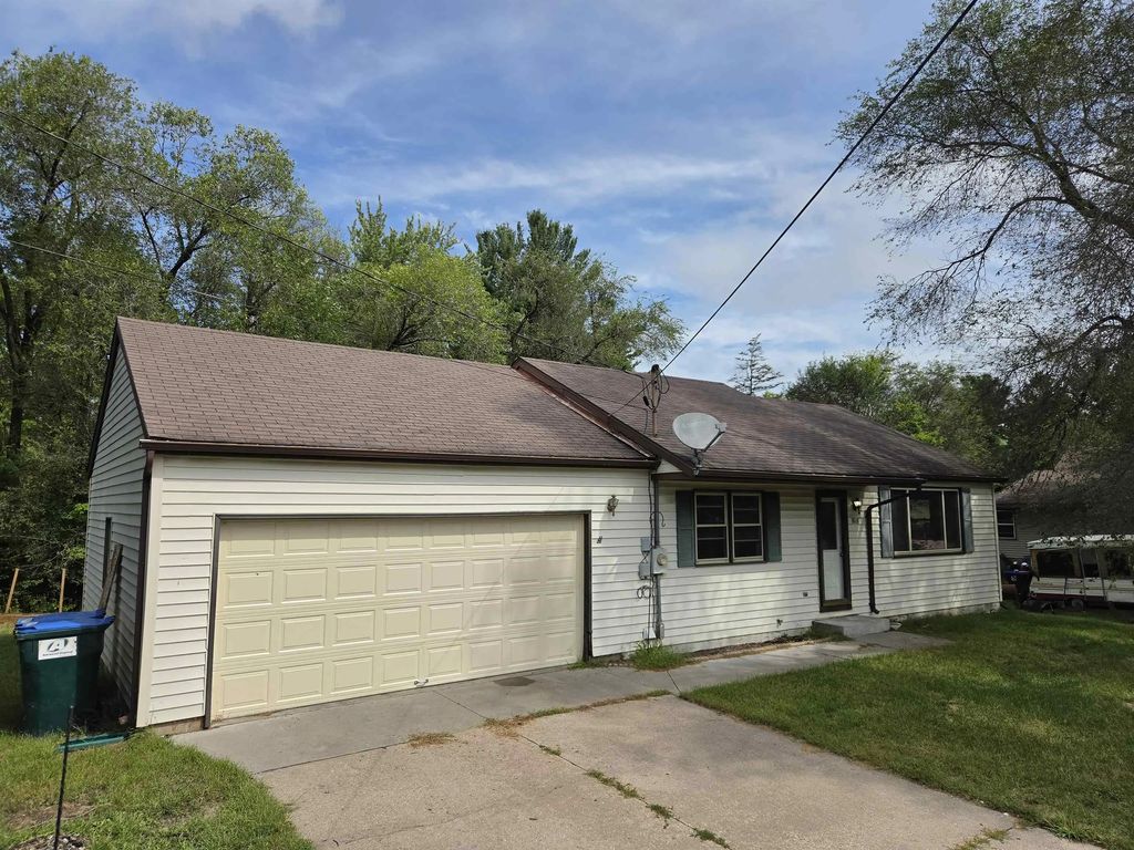 420 W Division Street, WAUTOMA