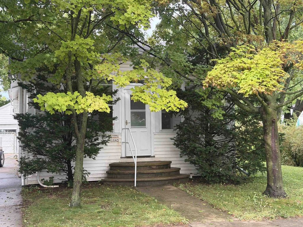 1843 Hubbard Street, OSHKOSH