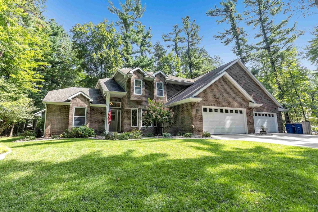 2274 Cathedral Forest Drive, SUAMICO