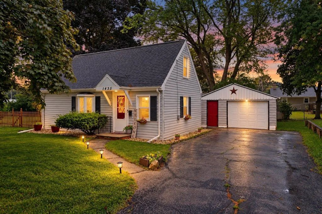 1435 9th Street, GREEN BAY