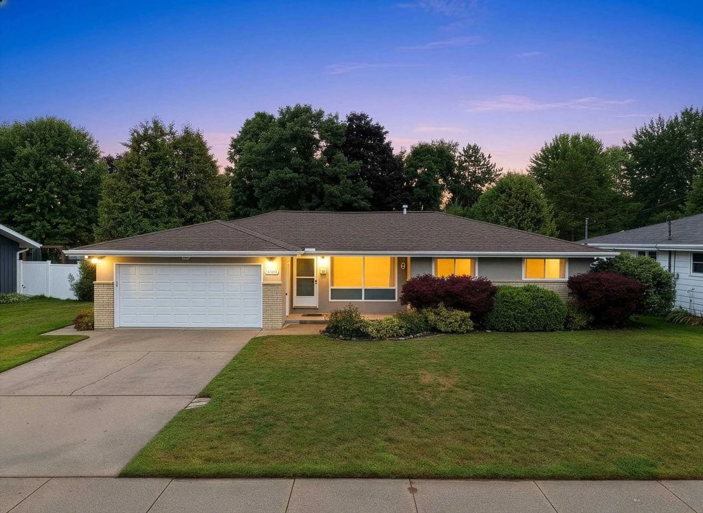 2336 44th Street, TWO RIVERS