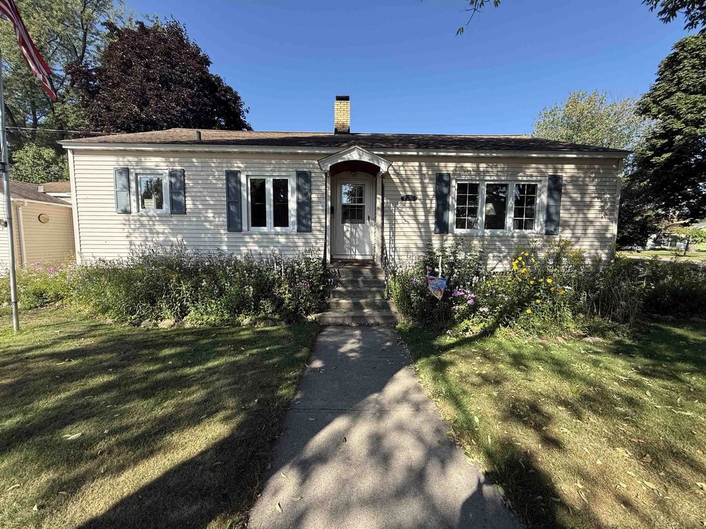 1505 10th Street, MARINETTE