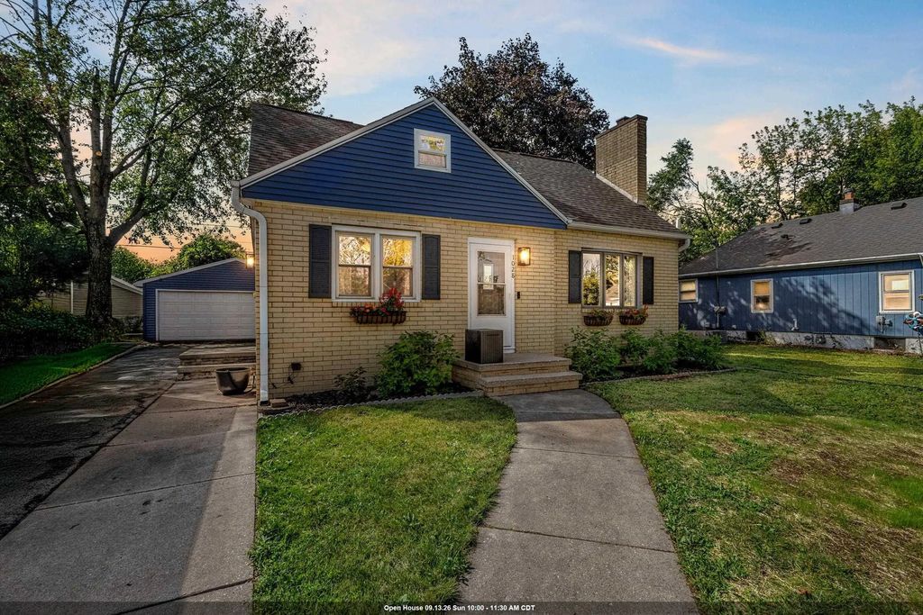 1028 Mayer Street, MENASHA