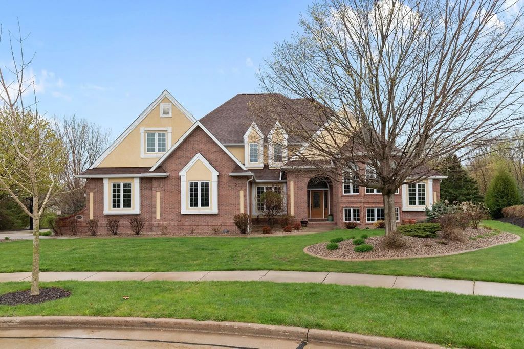 6709 N Gullwing Court, APPLETON