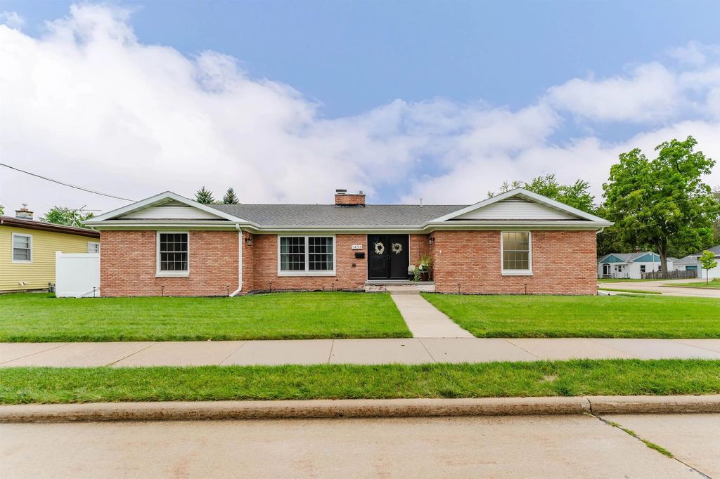 1433 Hazel Street, OSHKOSH