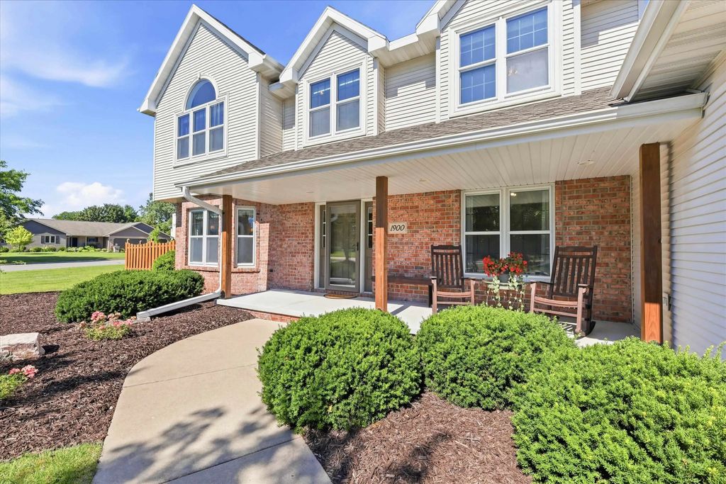 1900 Little Valley Court, DE PERE