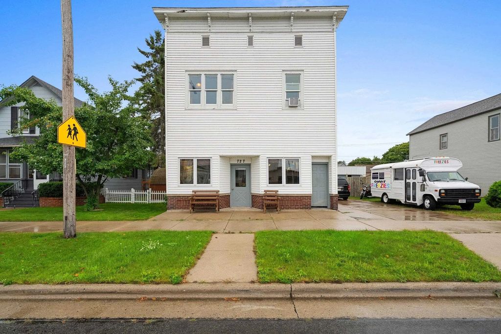 727 Main Street, MARINETTE