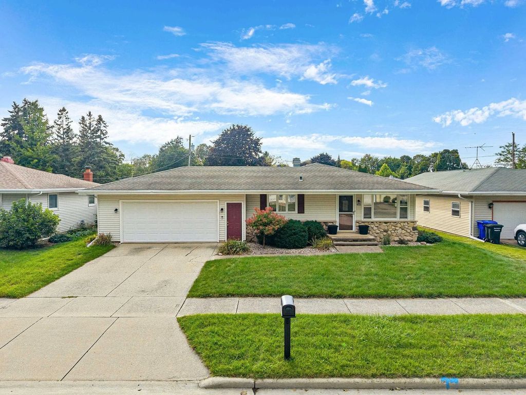 415 S Midpark Drive, APPLETON