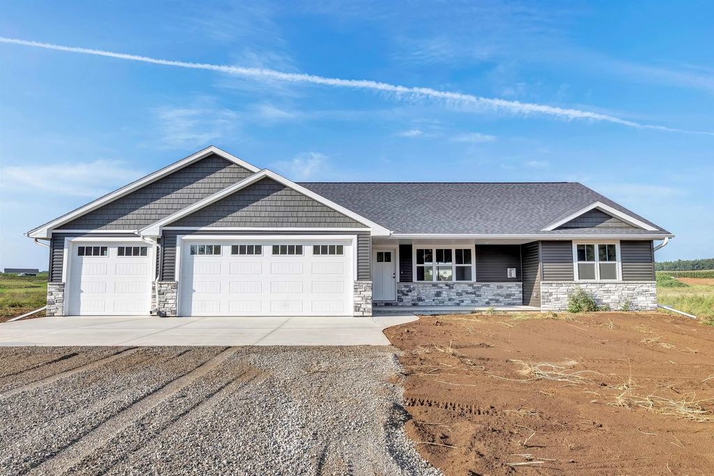 3735 Harolds Way, SUAMICO