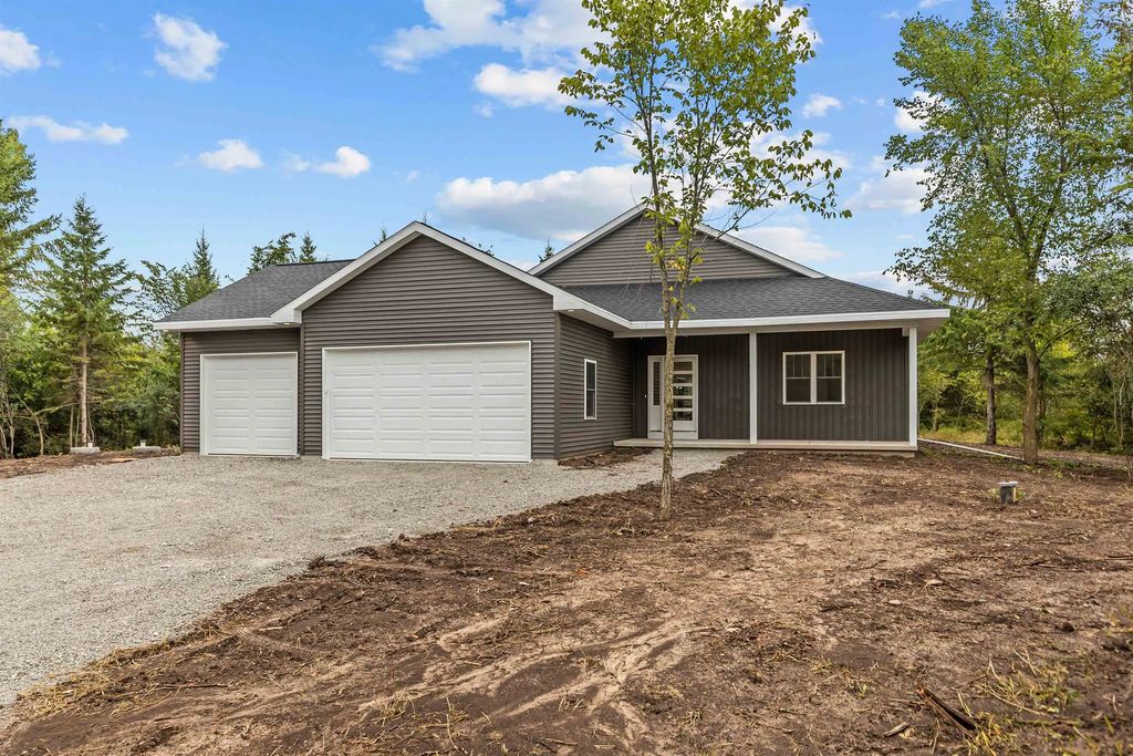 2858 Nekimi Avenue, OSHKOSH