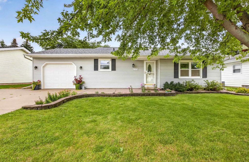 1378 Inverness Lane, NEENAH