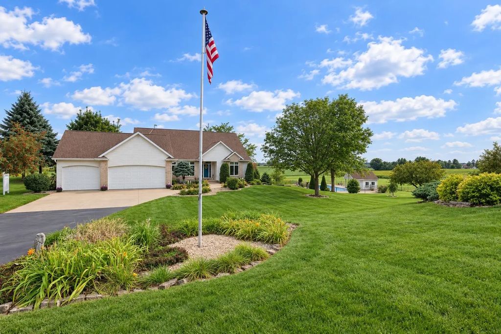W9795 Stone Crest Drive, HORTONVILLE