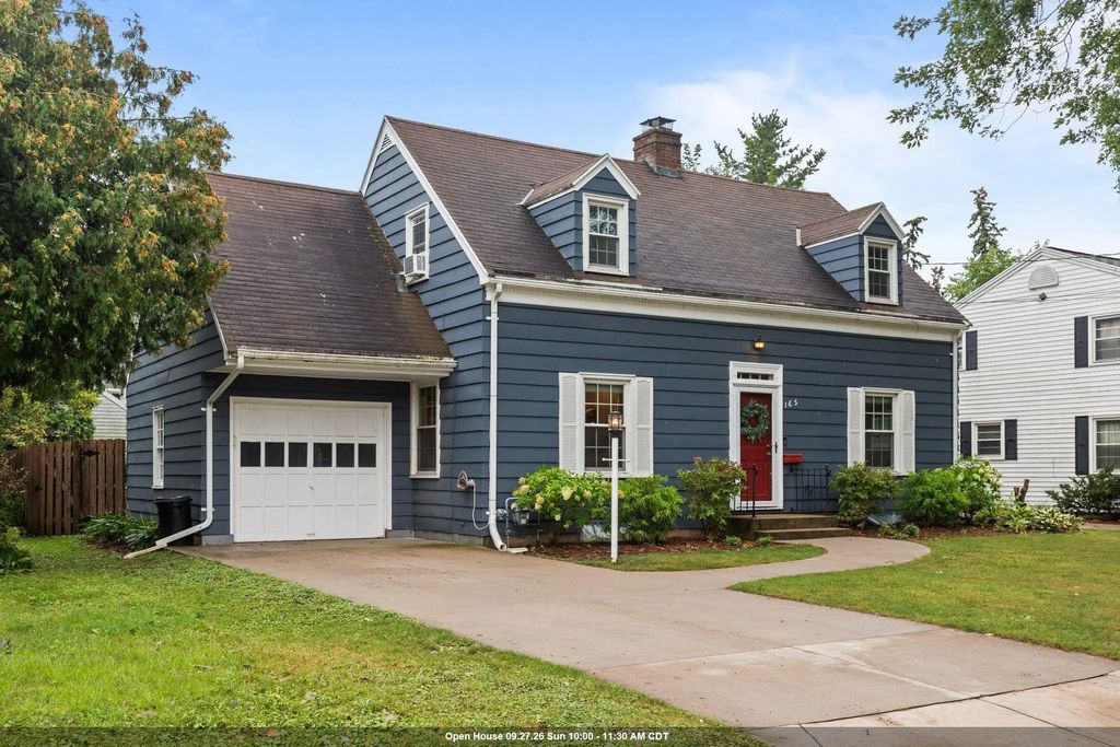 165 River Drive, APPLETON