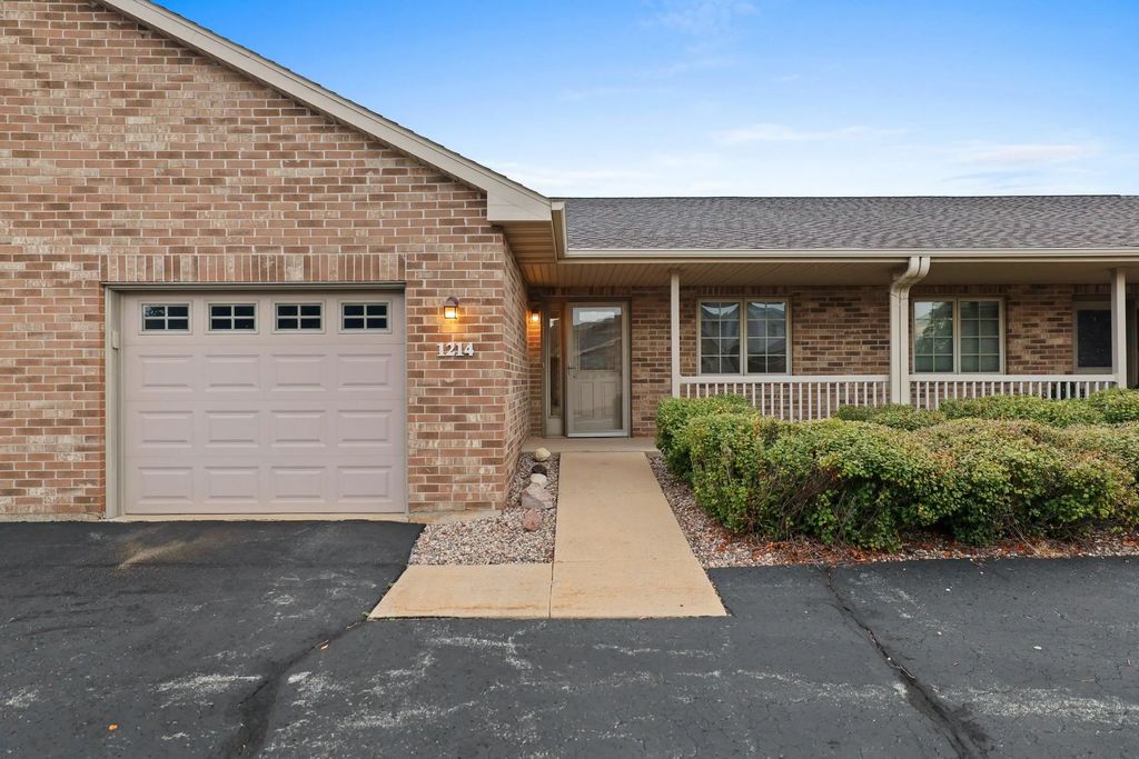1214 Pond View Circle, DE PERE