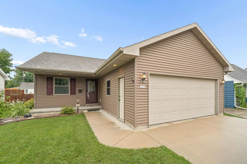 1413 Bowen Street, OSHKOSH
