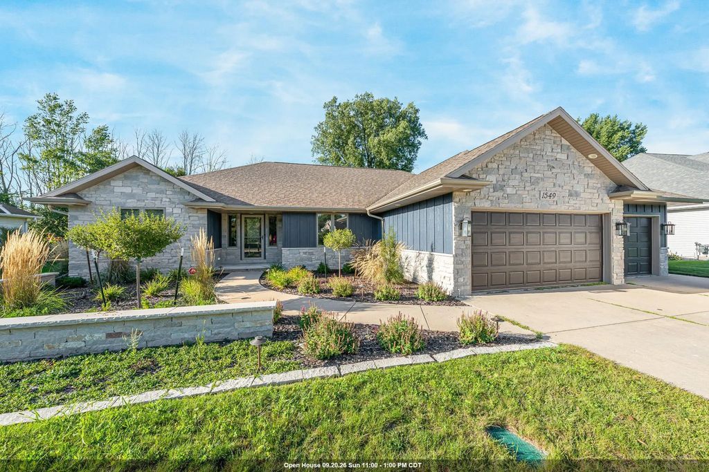 1549 Belle Plane Circle, GREEN BAY