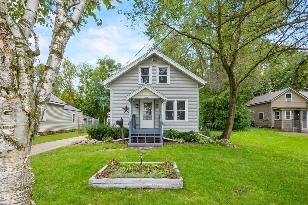 704 E Center Street, SHAWANO