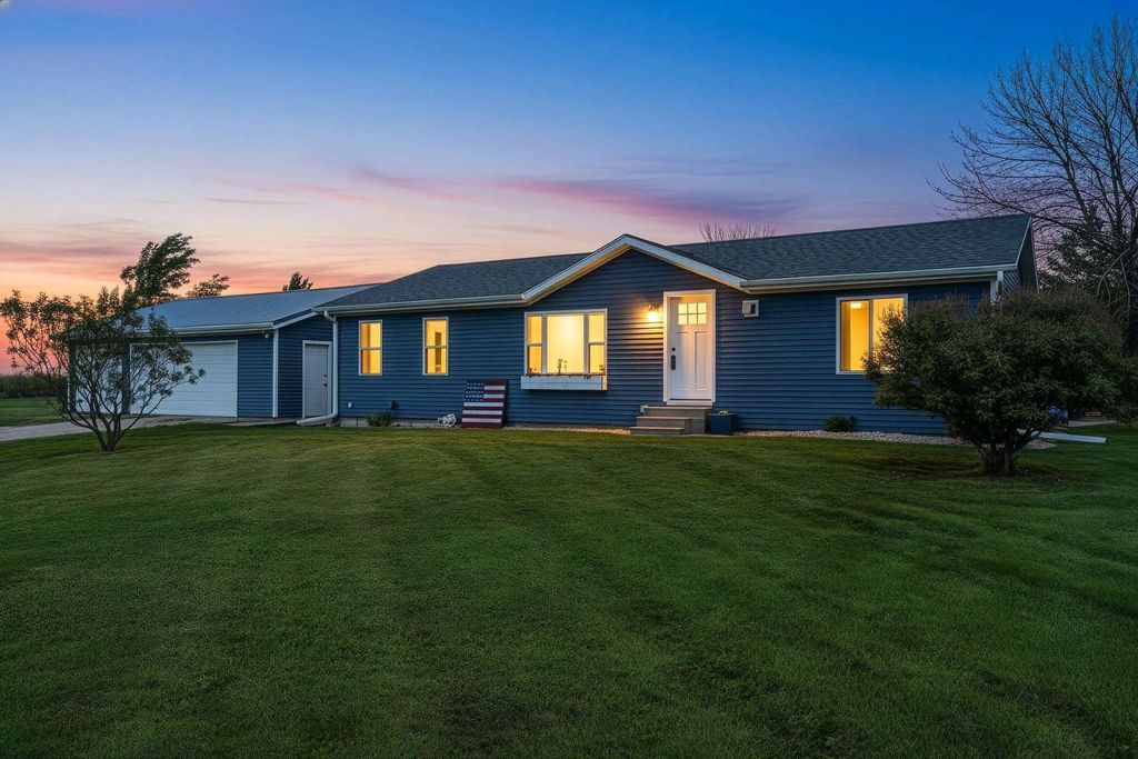 N2542 County Rd F, PULASKI