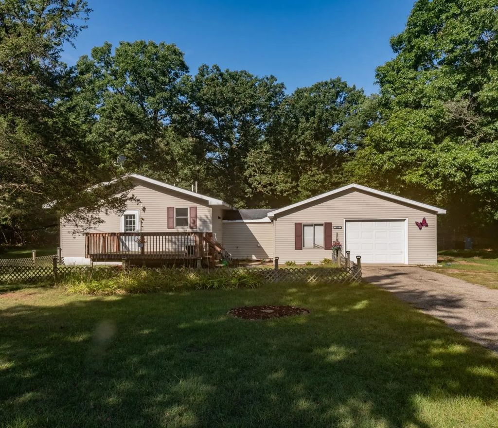 453 N 2nd Avenue, REDGRANITE
