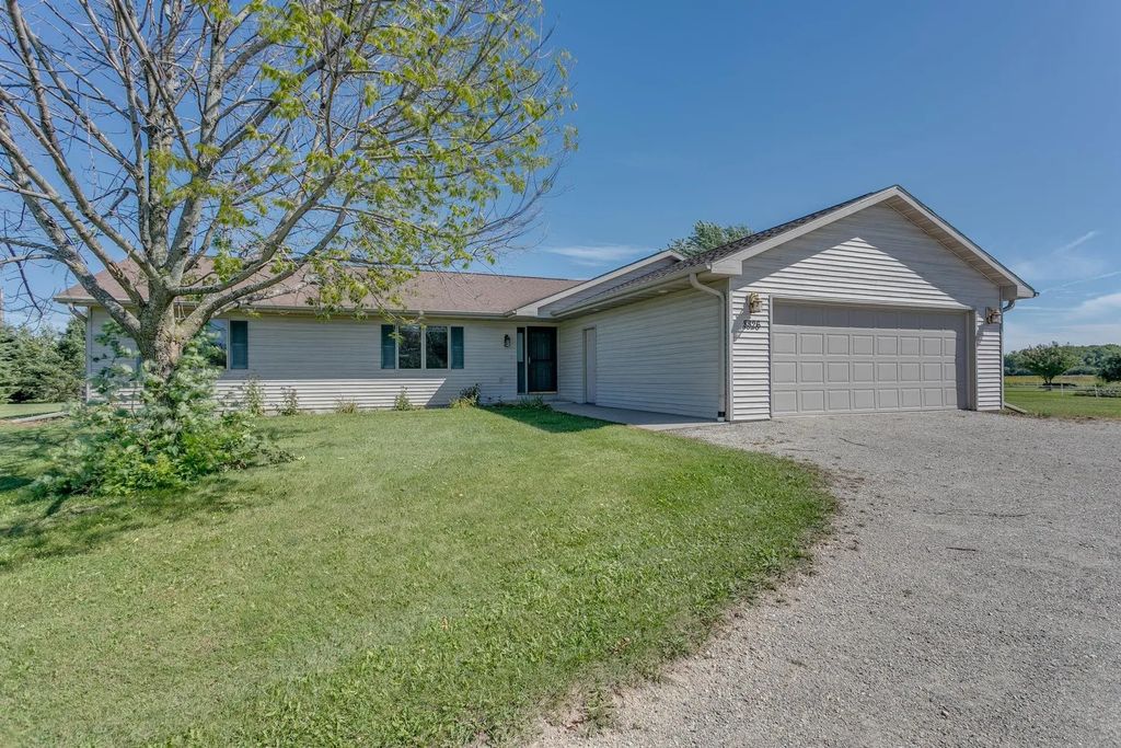 8826 N Clayton Avenue, NEENAH