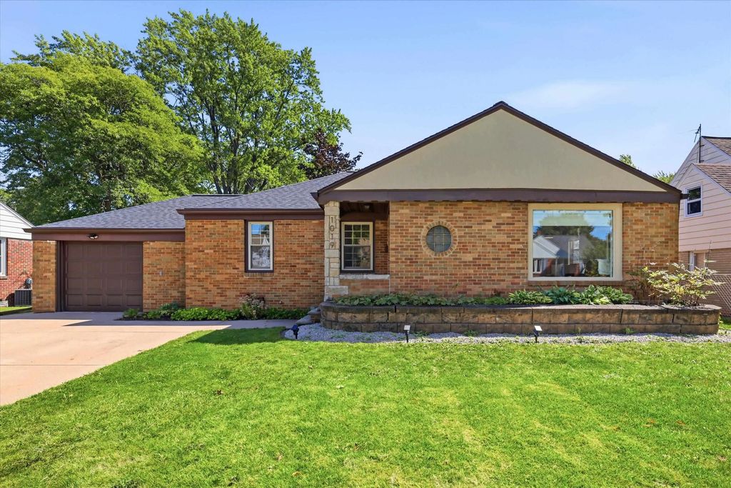 1019 Redwood Drive, GREEN BAY