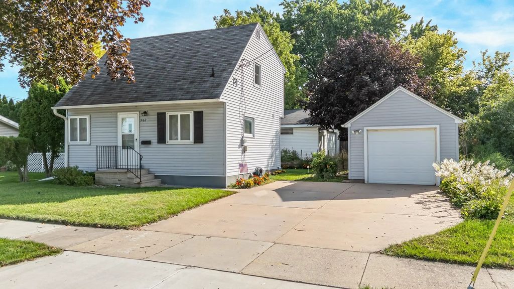 902 N Linwood Avenue, APPLETON