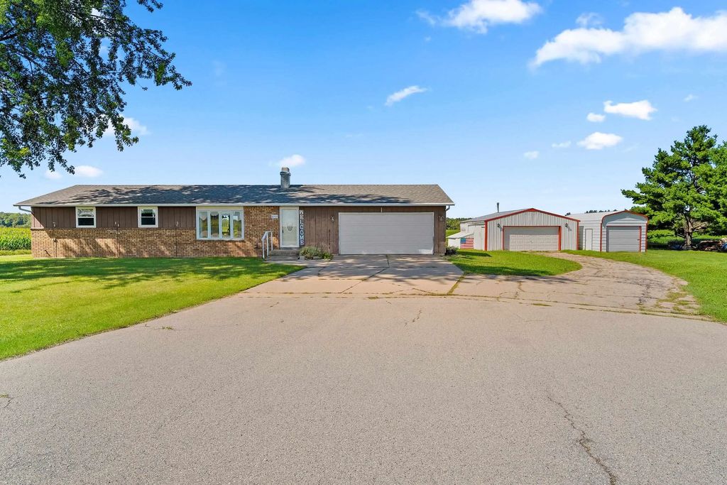 8711 County Road G, SURING