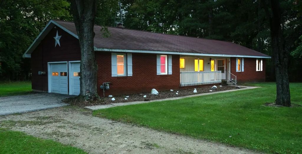 840 W Bannerman Avenue, REDGRANITE