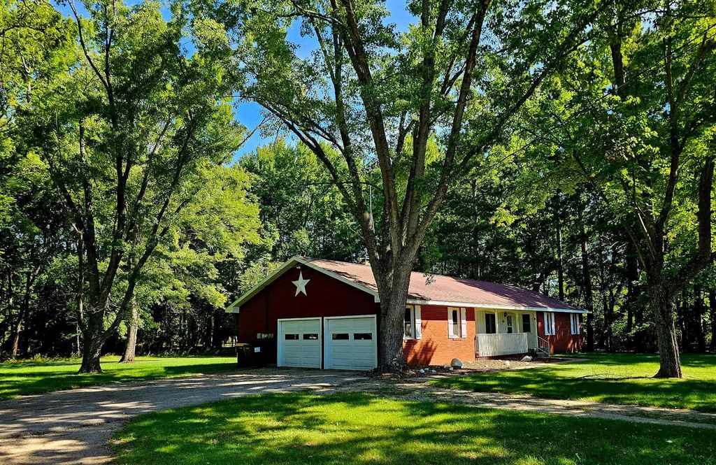 840 W Bannerman Avenue, REDGRANITE