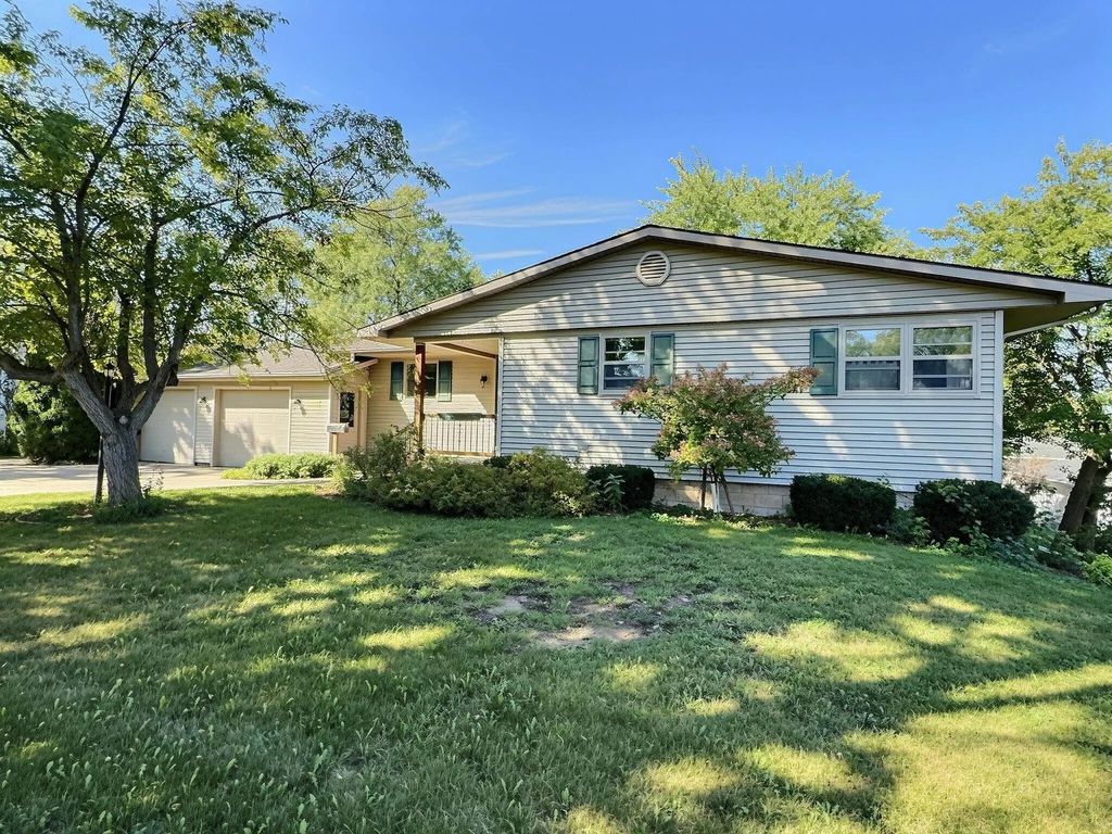 1005 S Webster Avenue, OMRO