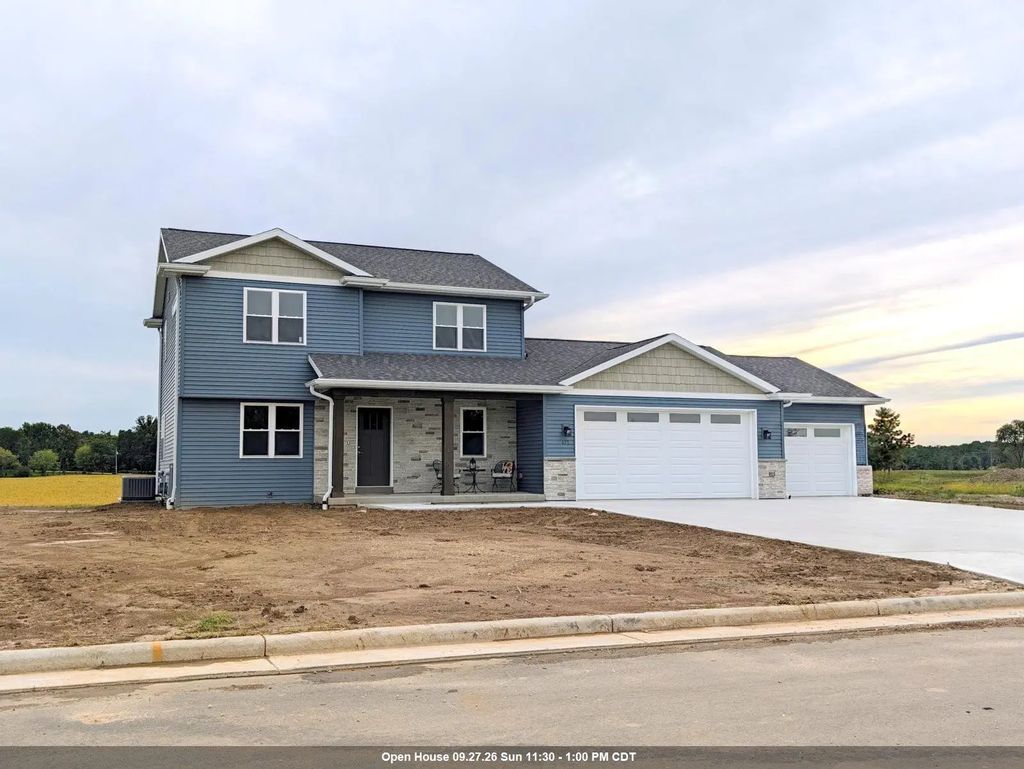 471 Rustic Ridge Drive, BRILLION