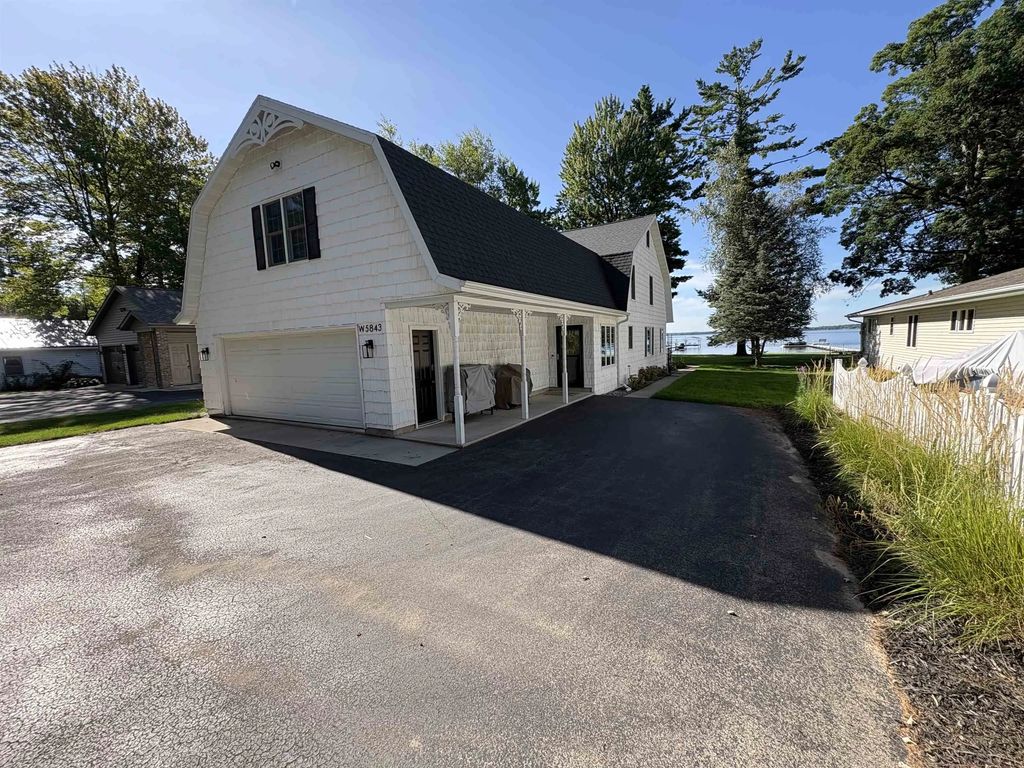 W5843 Sunset Circle, SHAWANO