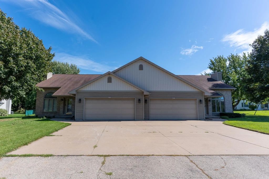 N9674 Golden Way, APPLETON