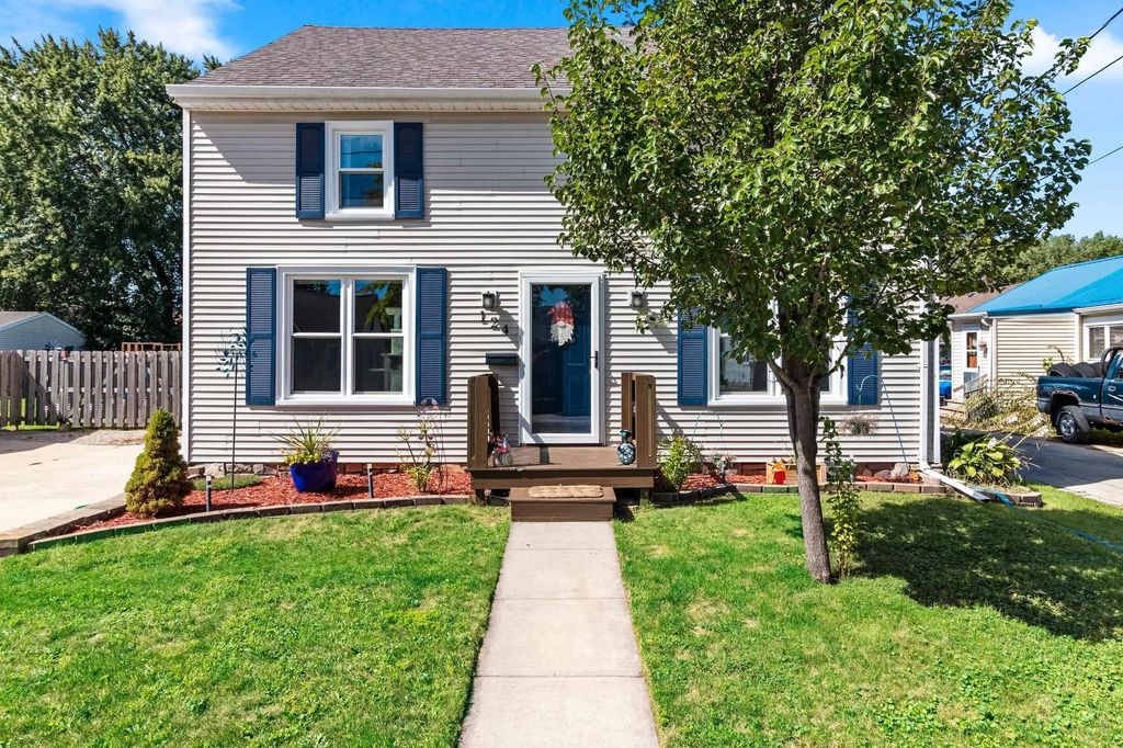 124 Irene Street, NEENAH