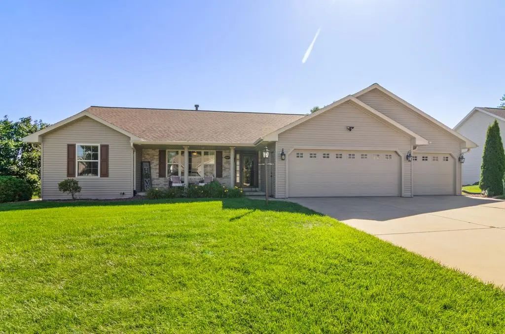 3587 Mighty Oak Trail, GREEN BAY