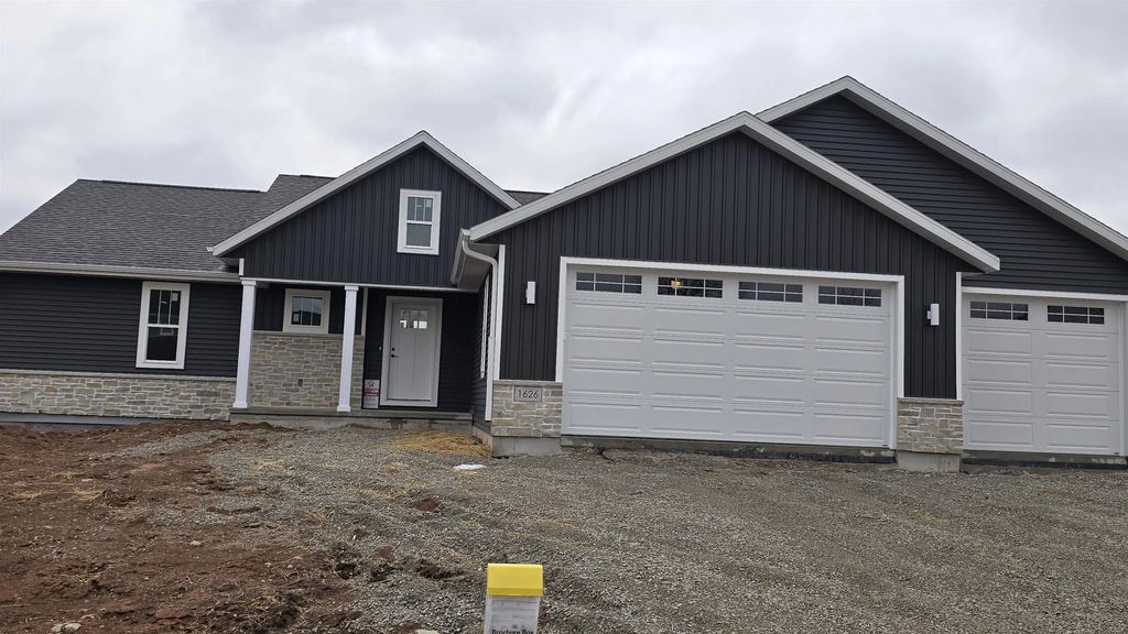 2201 E Resunga Court, APPLETON