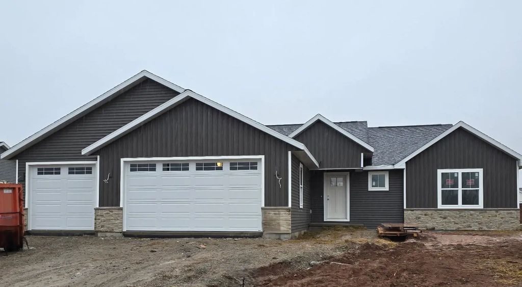 3375 S Vail Lane, APPLETON