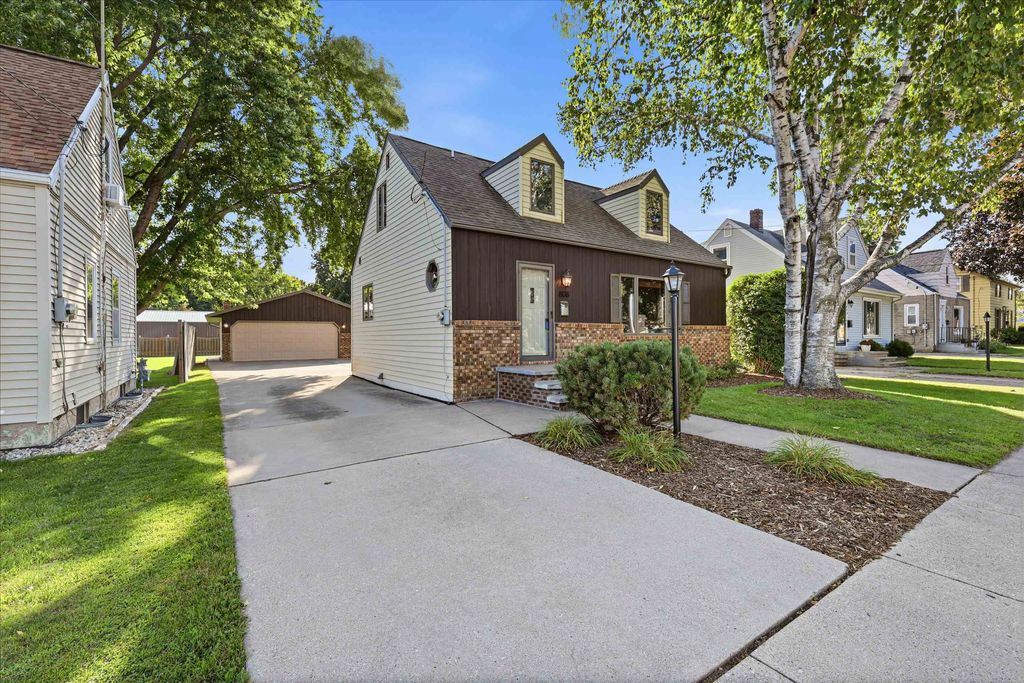 808 Grand Avenue, LITTLE CHUTE