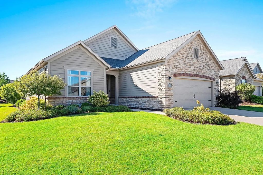 3670 Ponds Edge Court, DE PERE