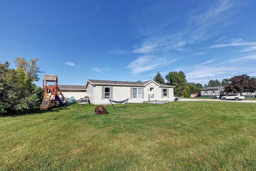 271 W Main Street, MISHICOT