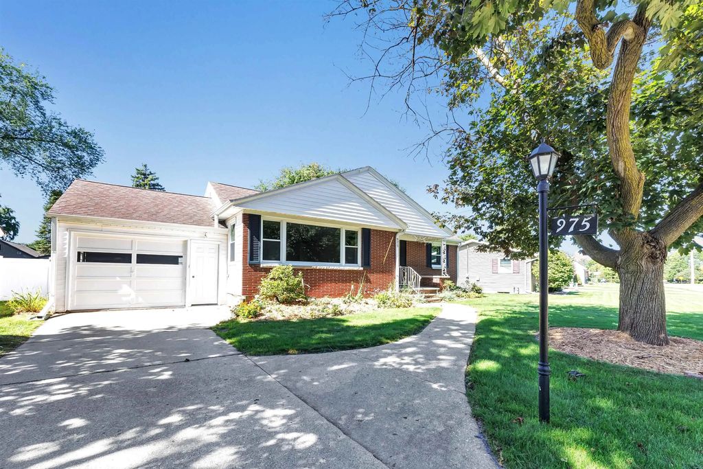 975 Coppens Road, GREEN BAY