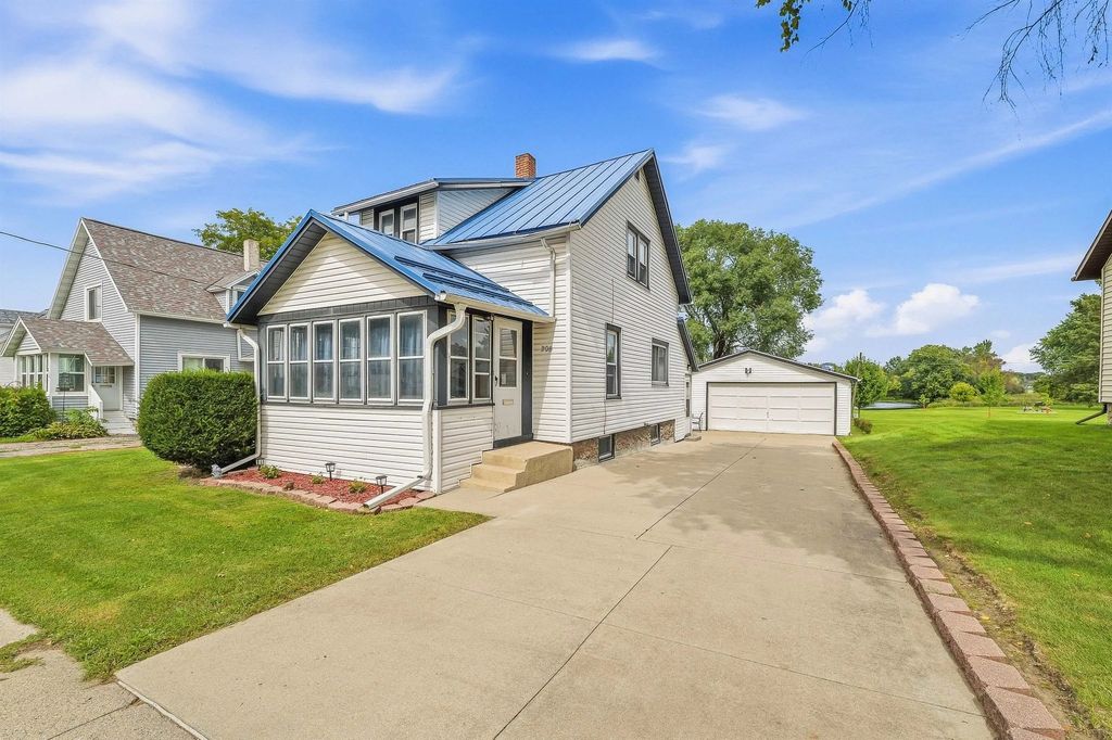 208 Taylor Street, WAUPUN