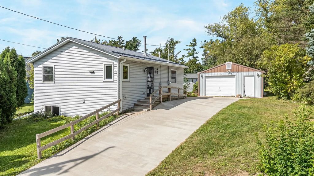 515 N Nash Street, HORTONVILLE