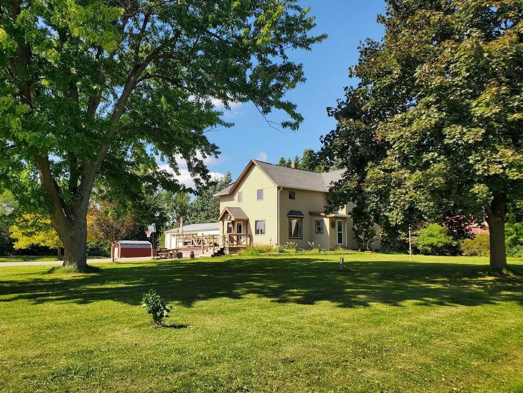 5001 N Mccarthy Road, APPLETON