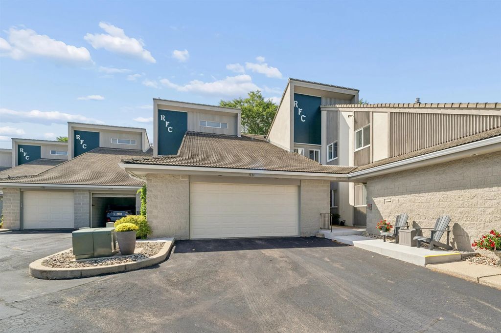 1121 S Oneida Street, APPLETON