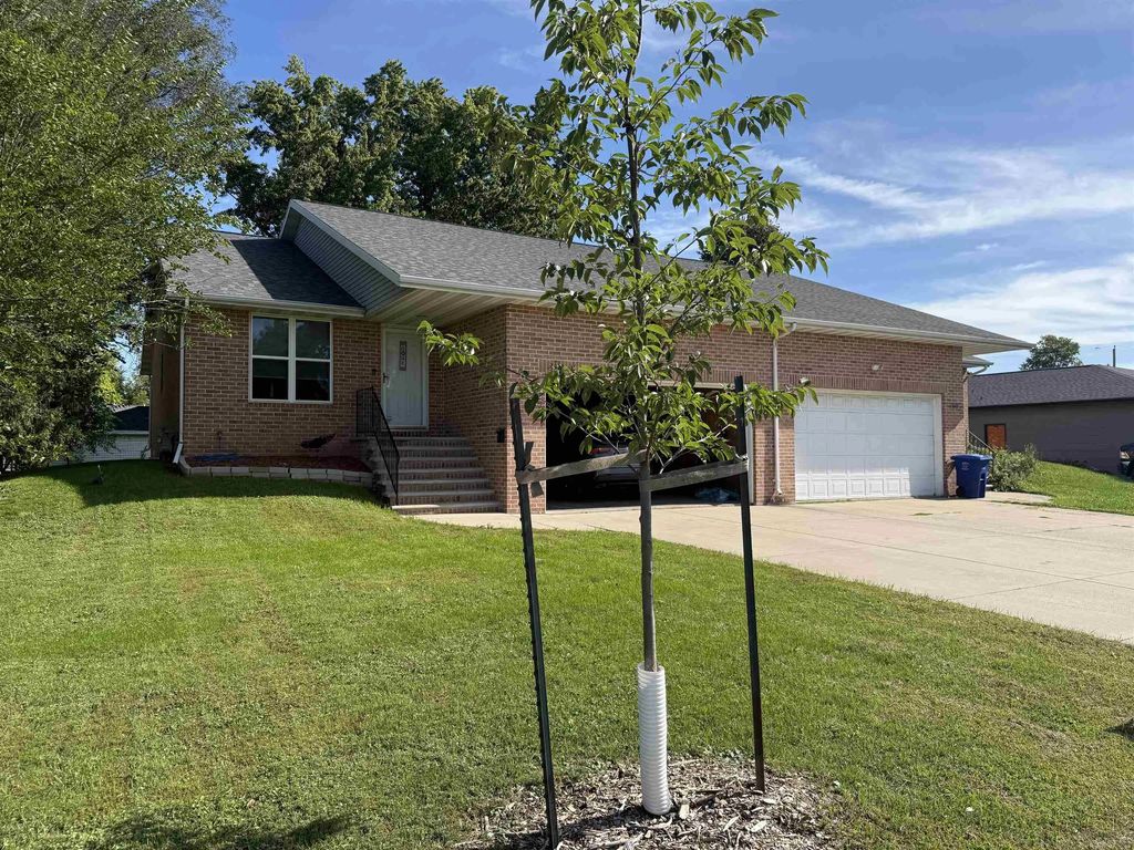 1541 Cass Street, GREEN BAY